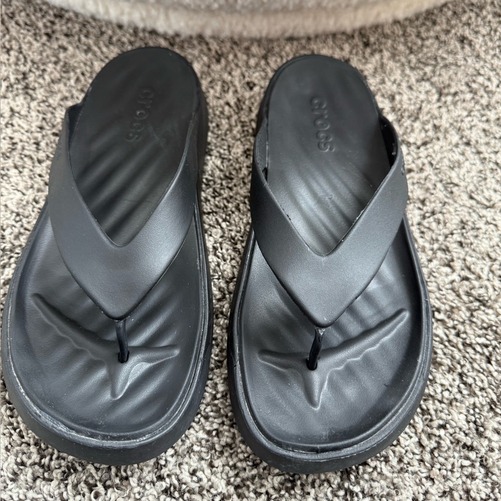 CROCS Getaway Flip Flop Womens Sandals Sz 8 Black Platform